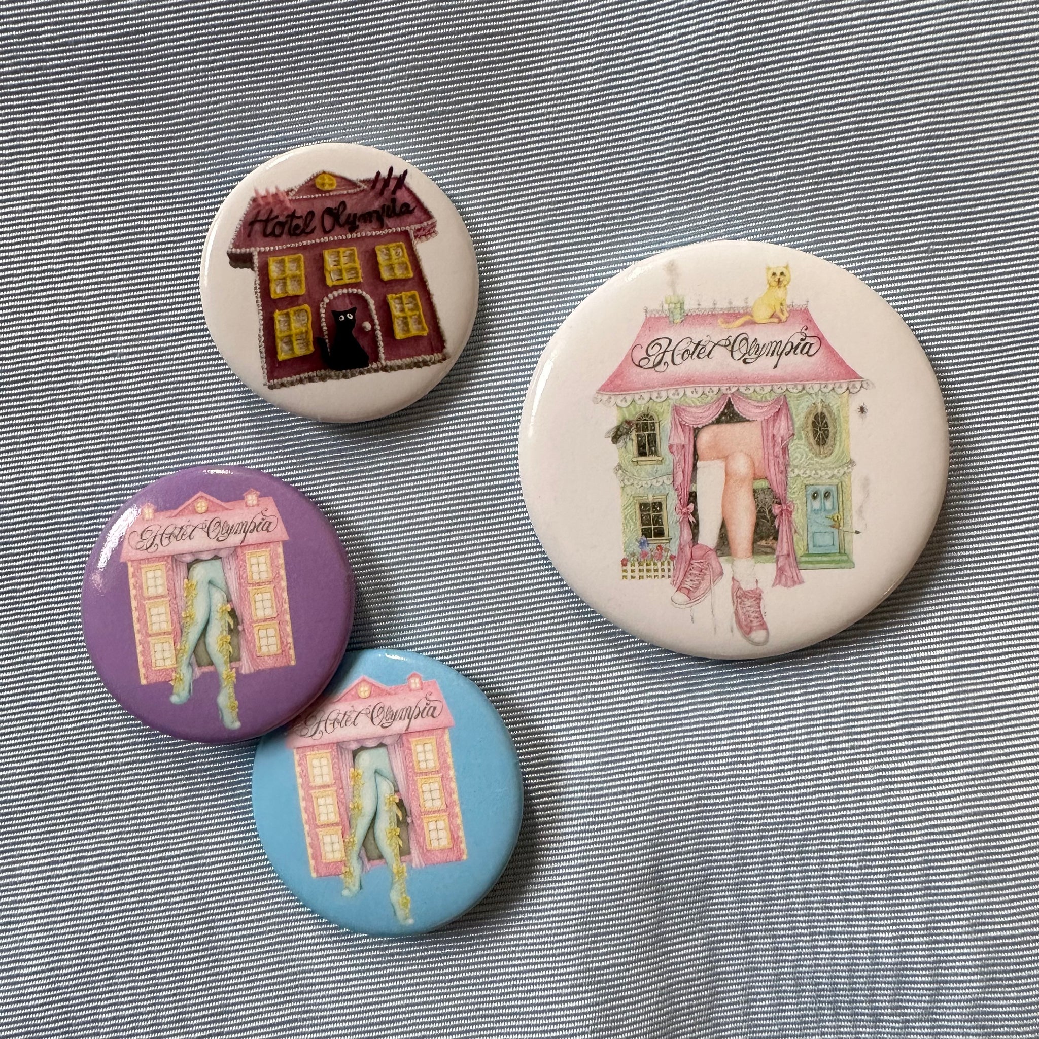 Hotel button pack